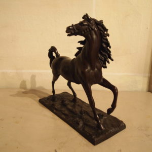Un cheval en bronze par Isidore Jules BONHEUR