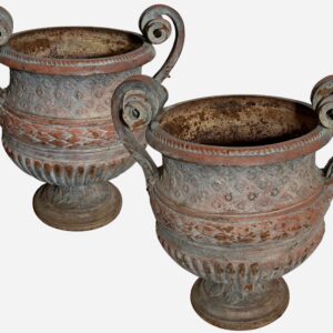 Importante paire de vases de jardin en fonte, Éditions La fonderie d'art du Val d'Osne, France, vers 1850